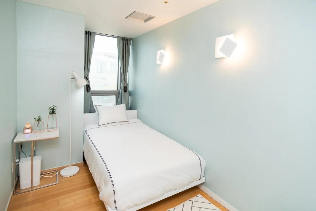 Incheon Airport Capsule Hotel Fly Me To The Moon