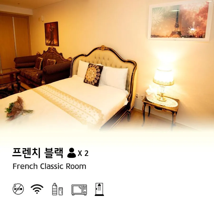 Incheon Airport Capsule Hotel Fly Me To The Moon 韓国